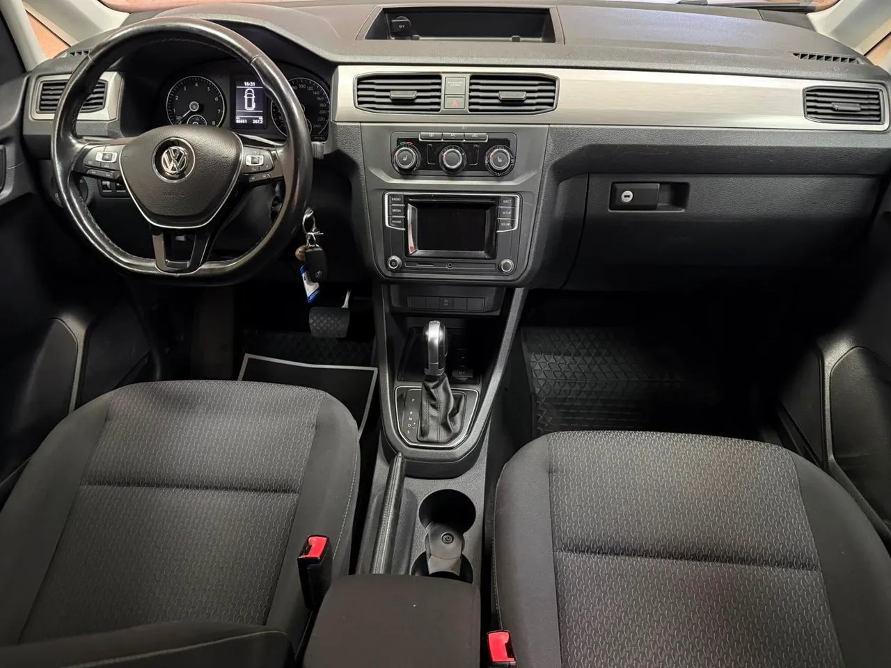 Vehicle image 16