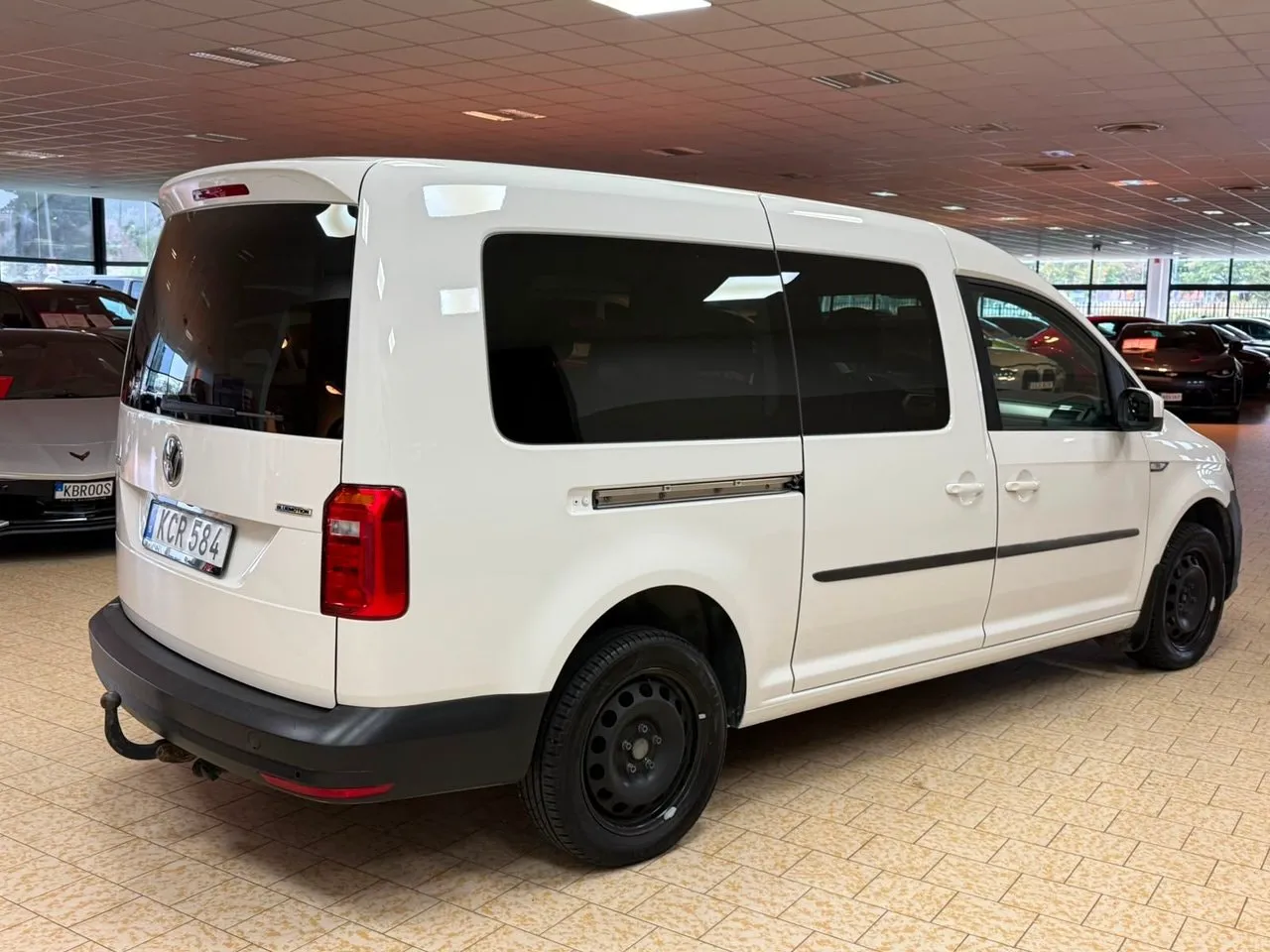 Vehicle image 6