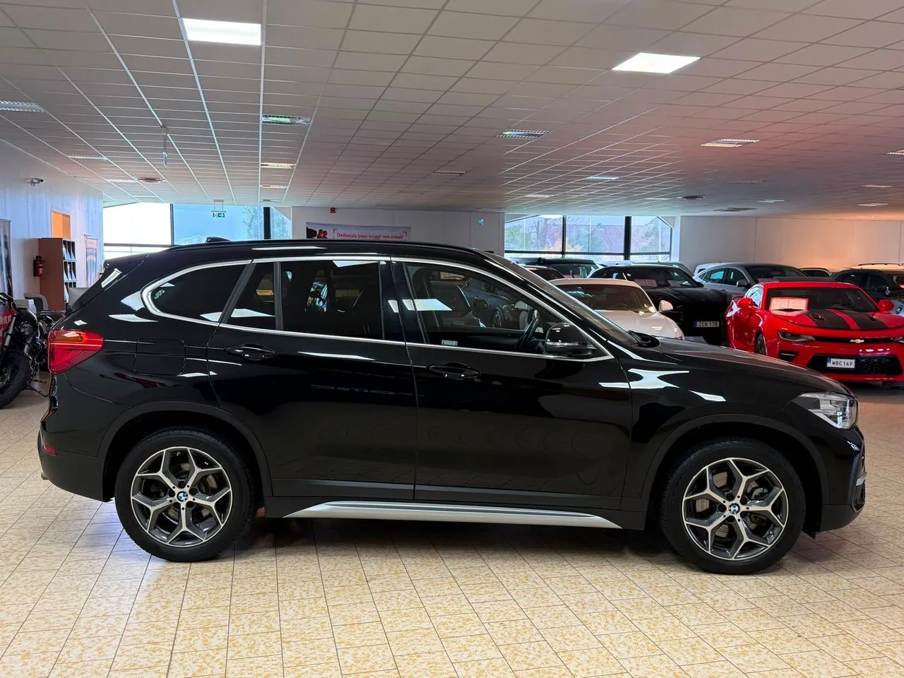 Vehicle image 7