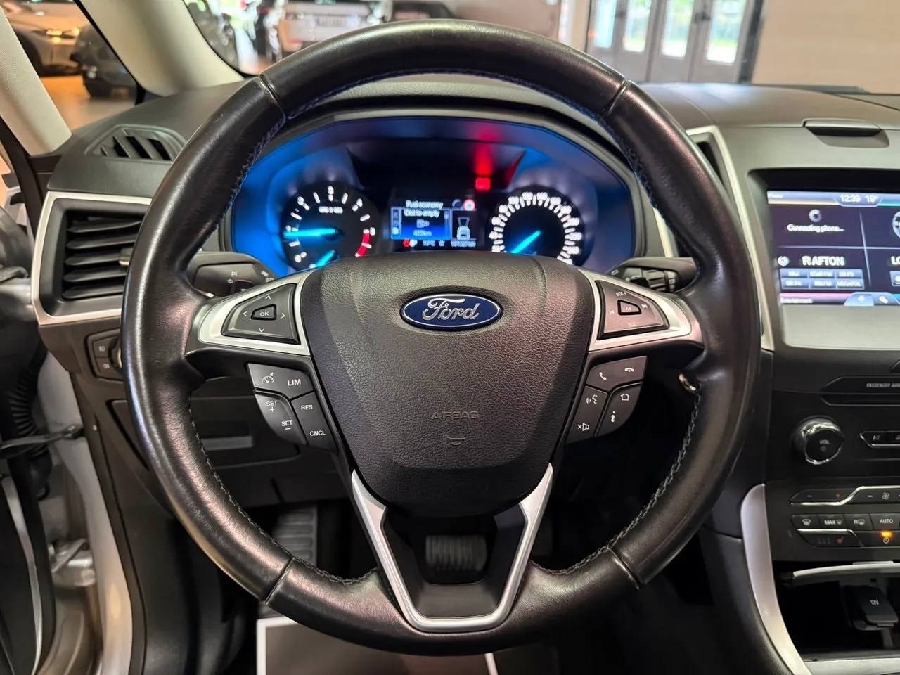 Vehicle image 18