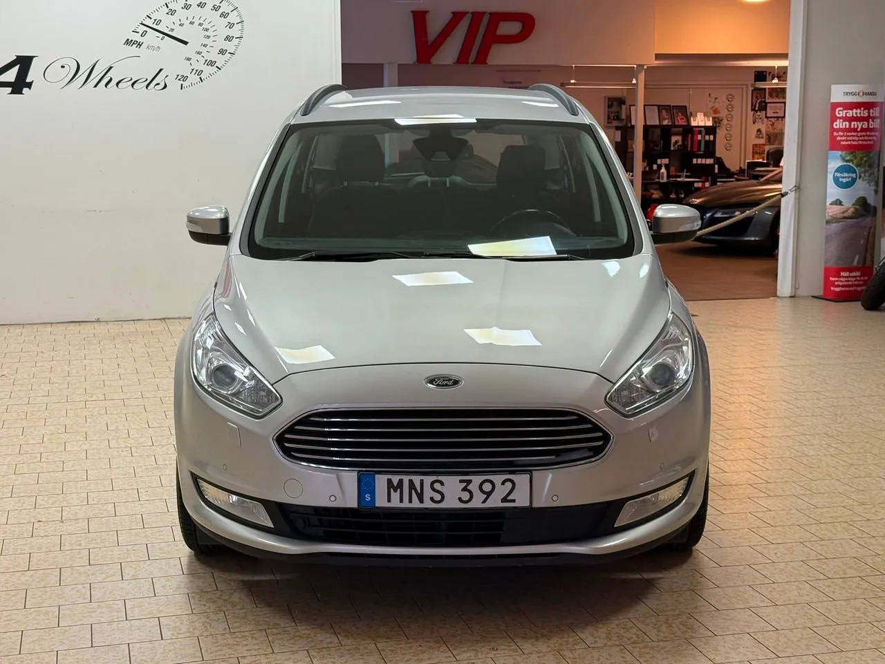 Vehicle image 9