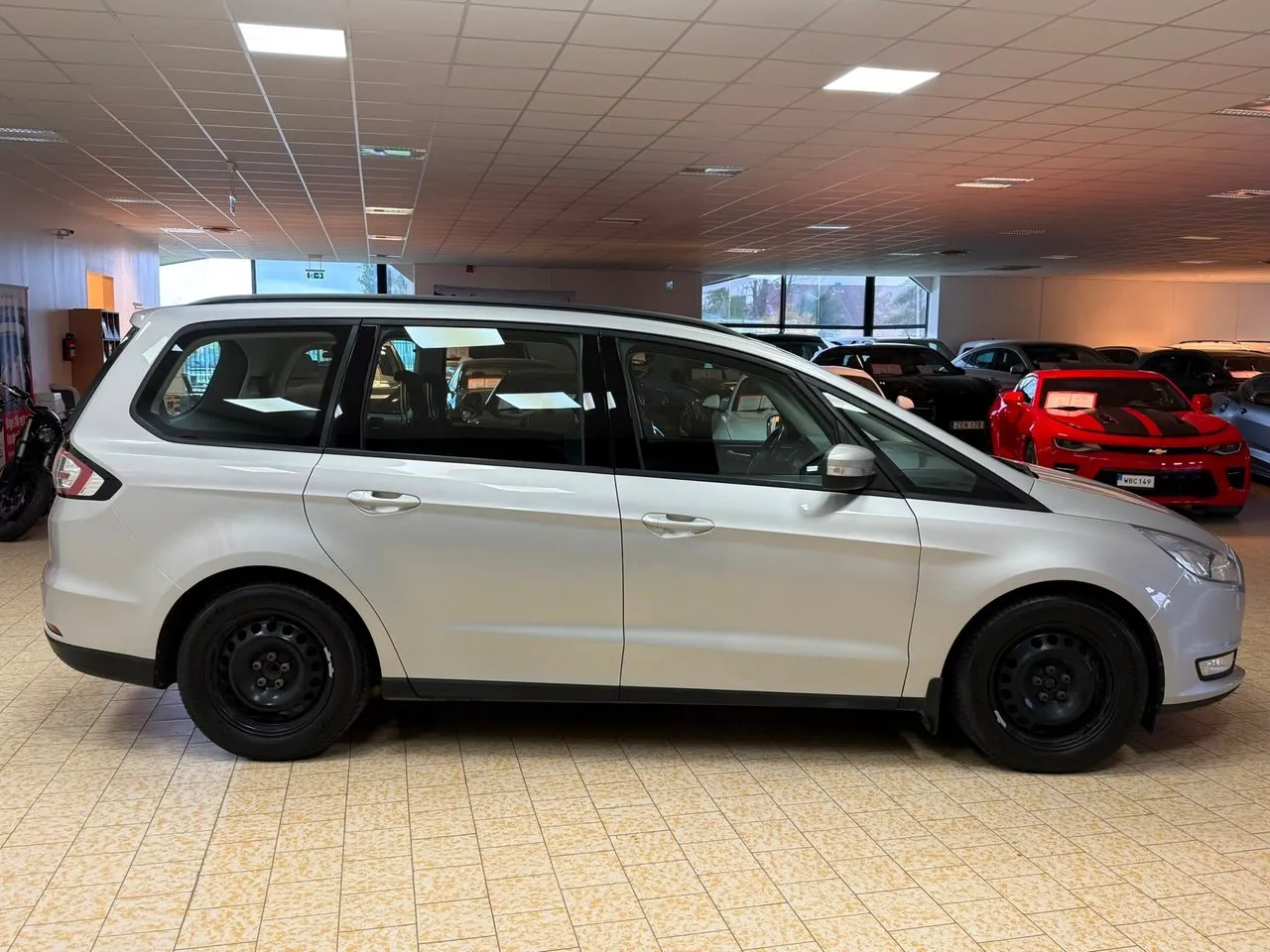 Vehicle image 7