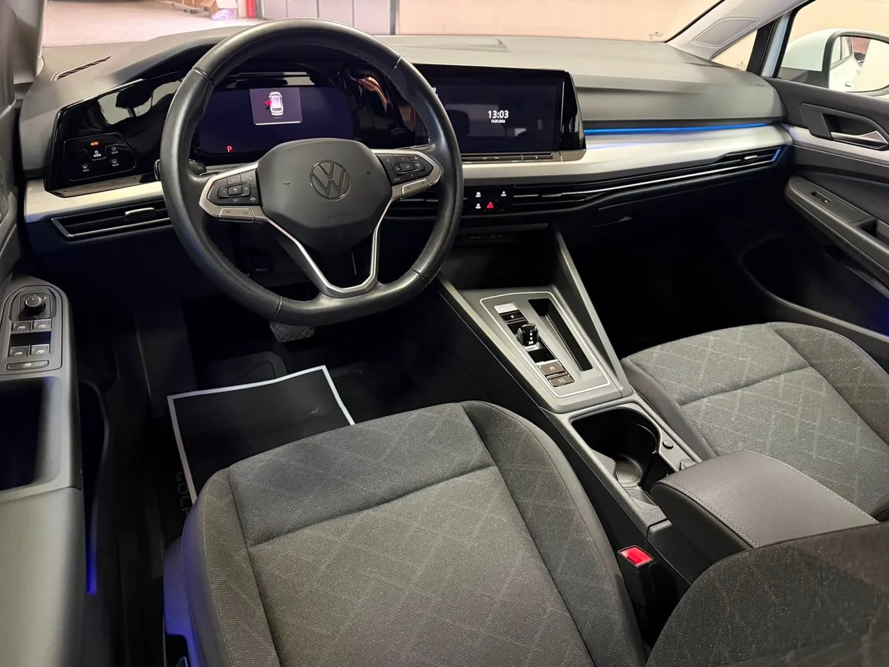 Vehicle image 14