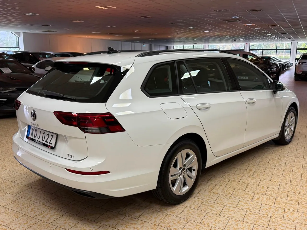 Vehicle image 6