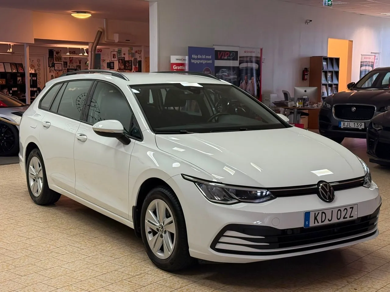 Vehicle image 8