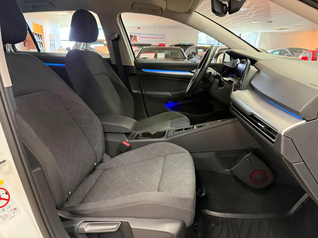 Vehicle image 18