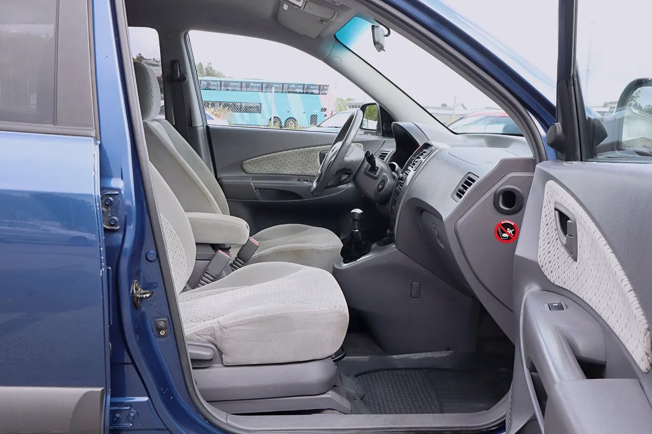Vehicle image 14