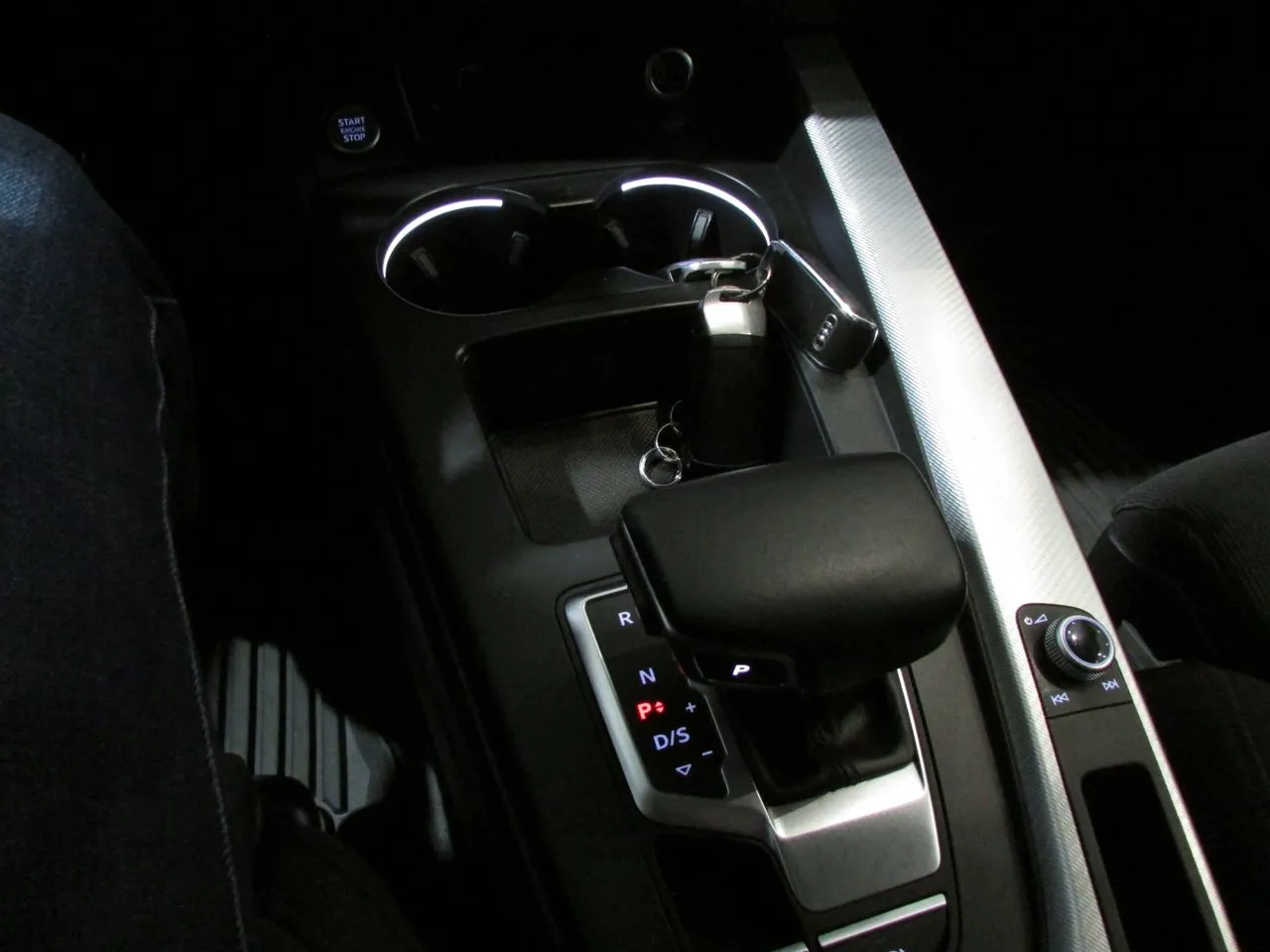 Vehicle image 18