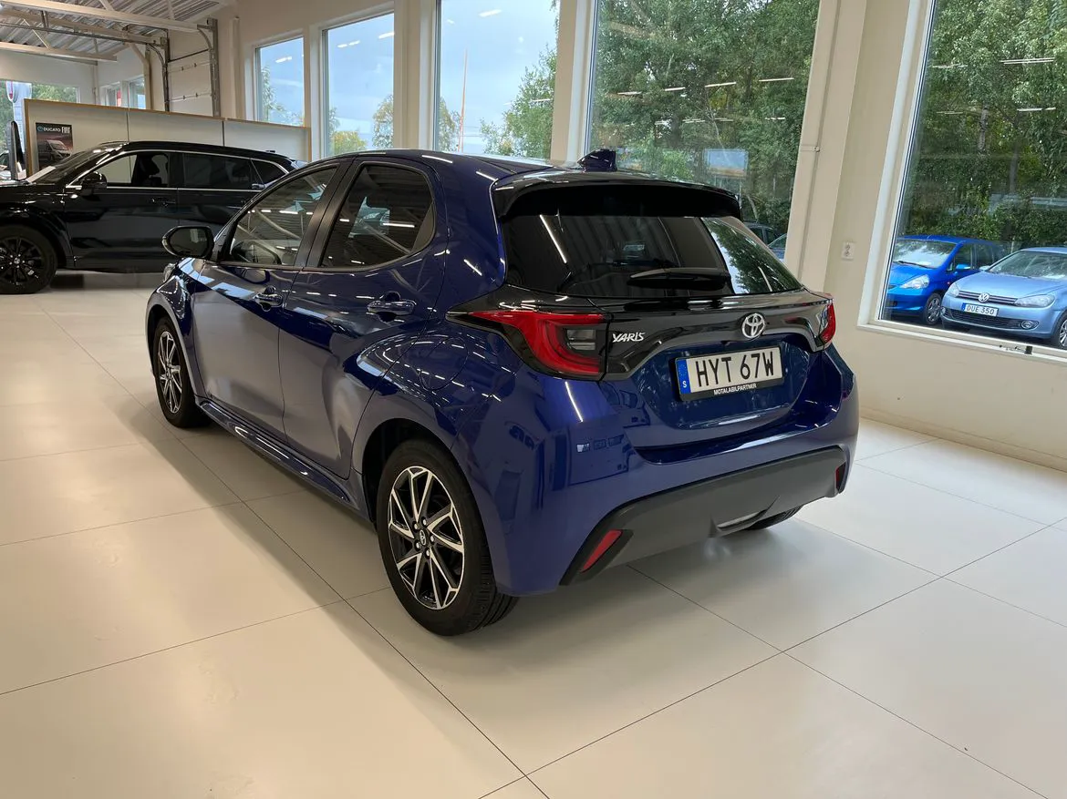 Vehicle image 2