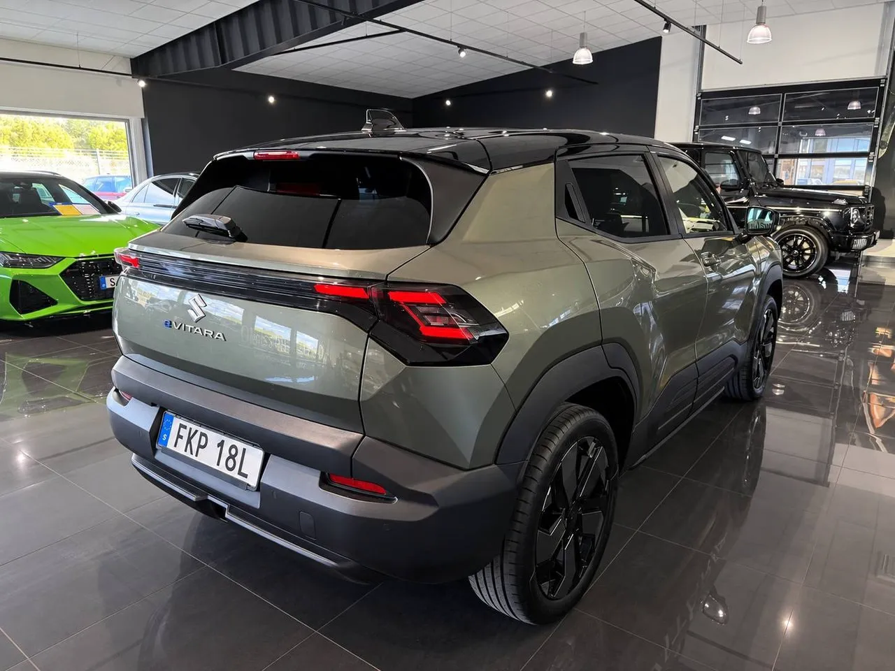 Vehicle image 5