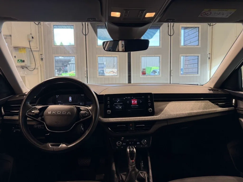 Vehicle image 22