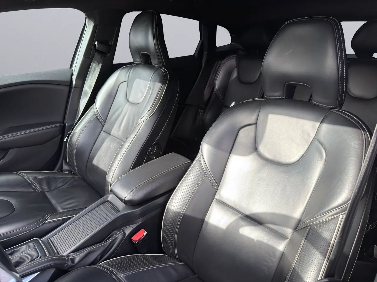 Vehicle image 14