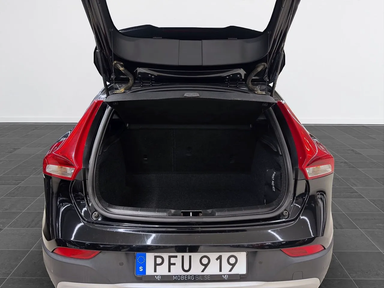 Vehicle image 11