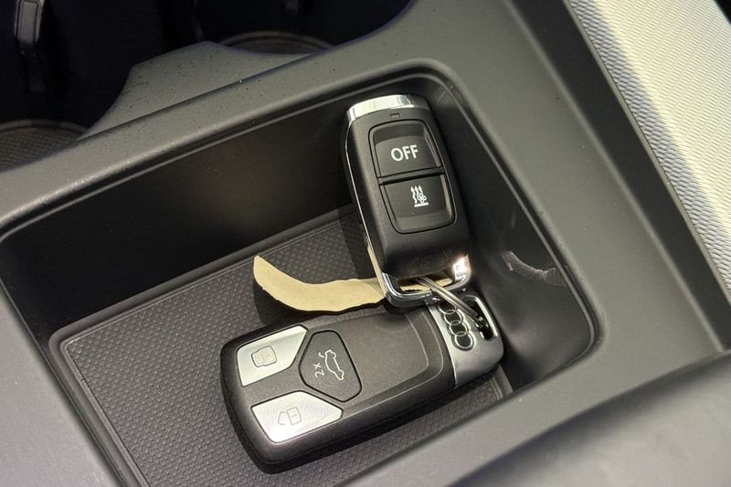Audi A4 bild 17