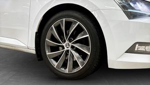 Skoda Superb bild 9