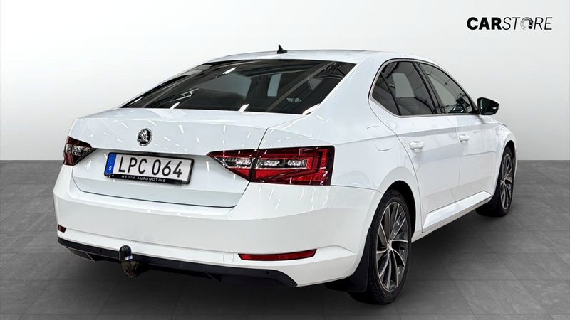 Skoda Superb bild 2