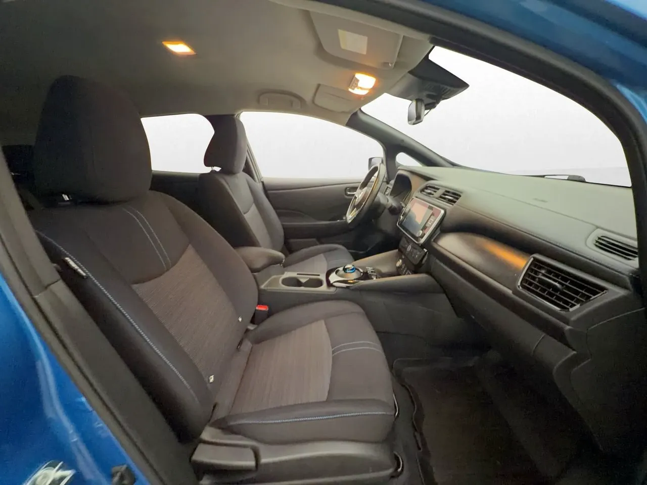 Vehicle image 25