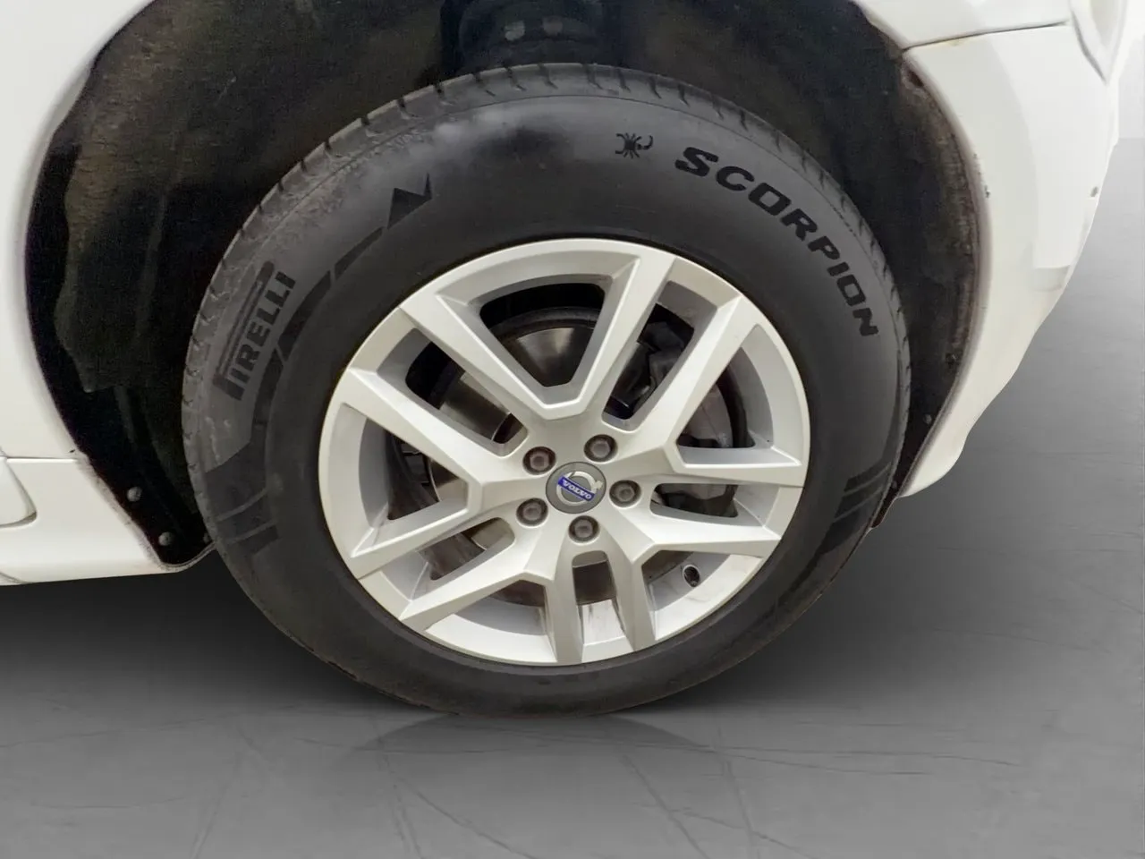 Vehicle image 30