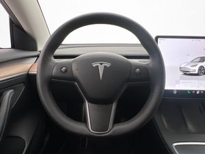Tesla Model 3 bild 13
