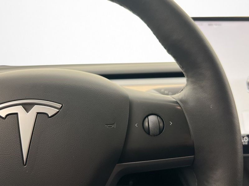 Tesla Model 3 bild 15