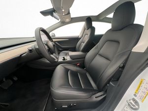 Tesla Model 3 bild 11