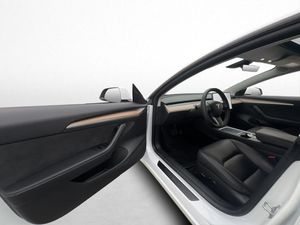 Tesla Model 3 bild 10