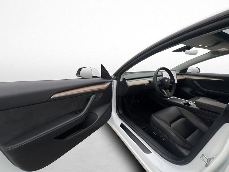 Tesla Model 3 bild 10