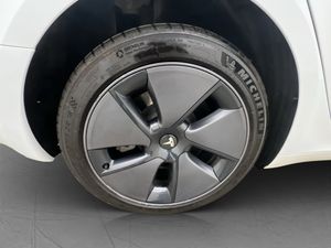 Tesla Model 3 bild 33