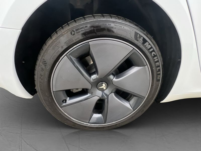 Tesla Model 3 bild 33