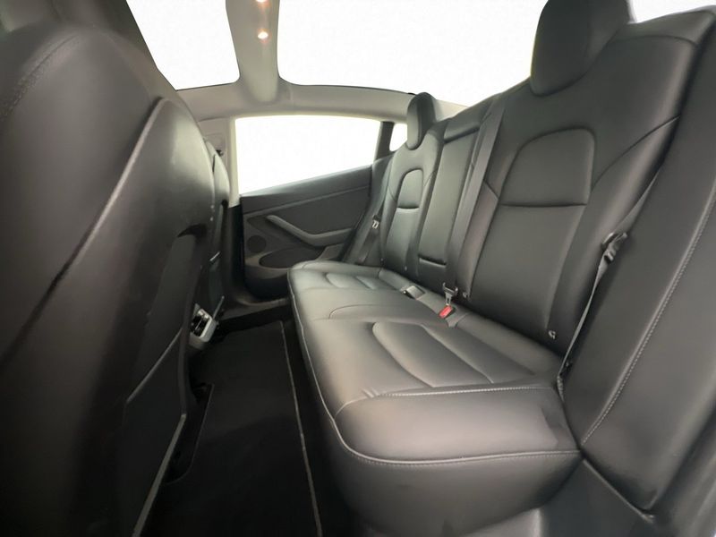 Tesla Model 3 bild 27