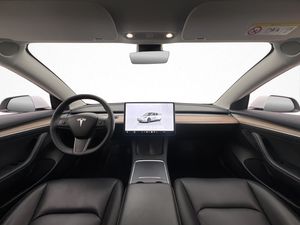 Tesla Model 3 bild 17