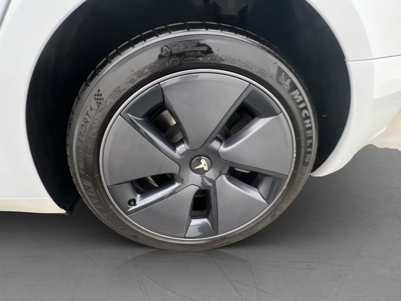 Tesla Model 3 bild 32