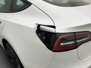 Tesla Model 3 bild 30