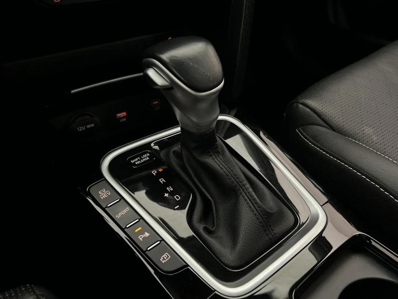 Vehicle image 24