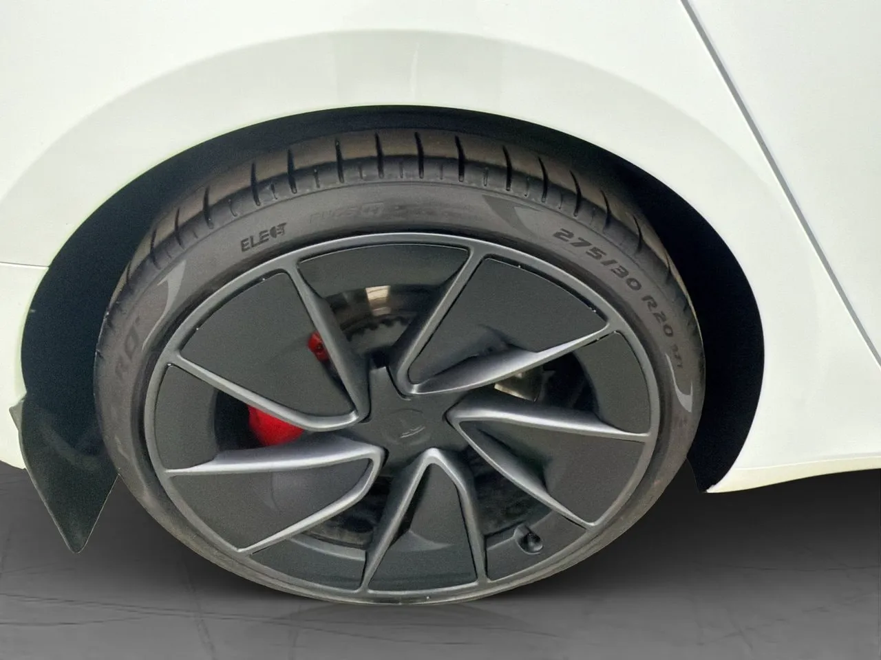 Vehicle image 32
