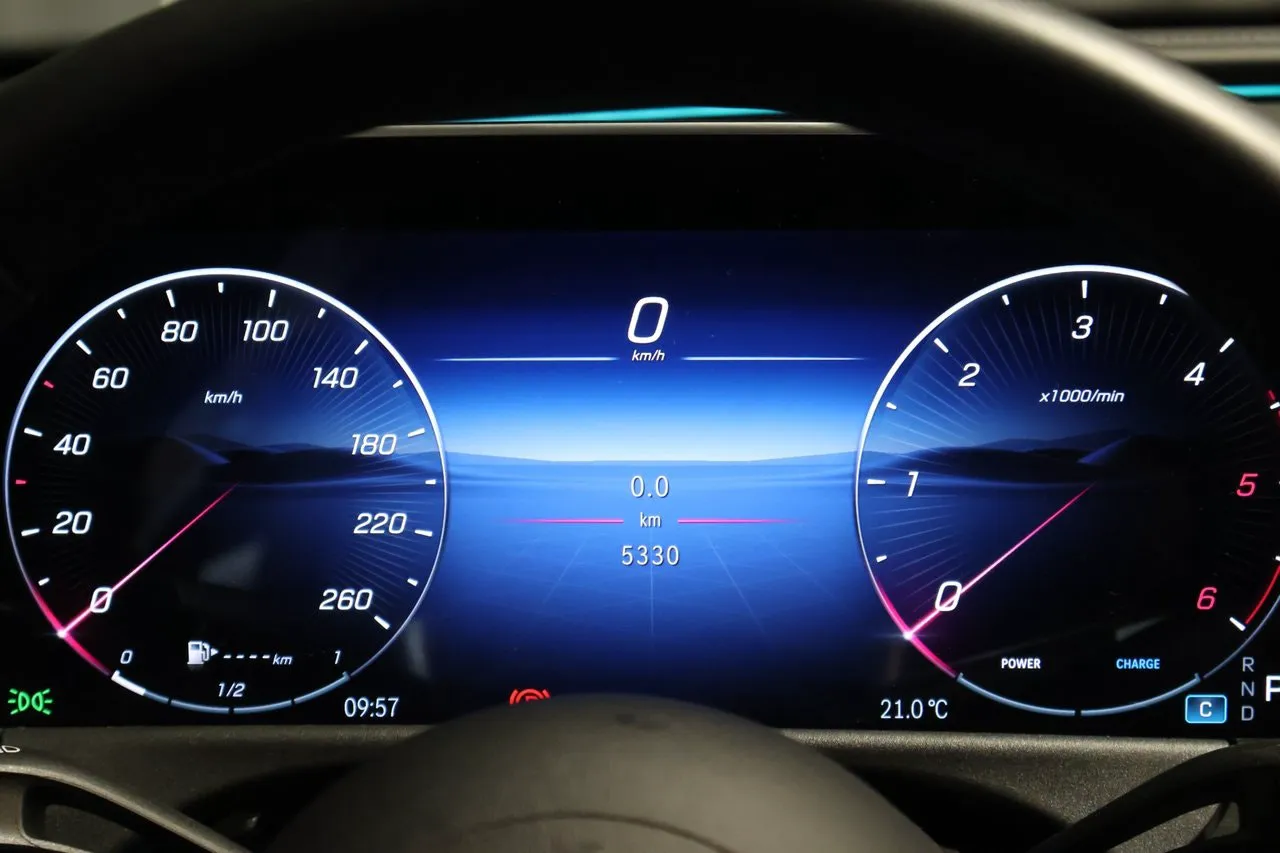 Vehicle image 21