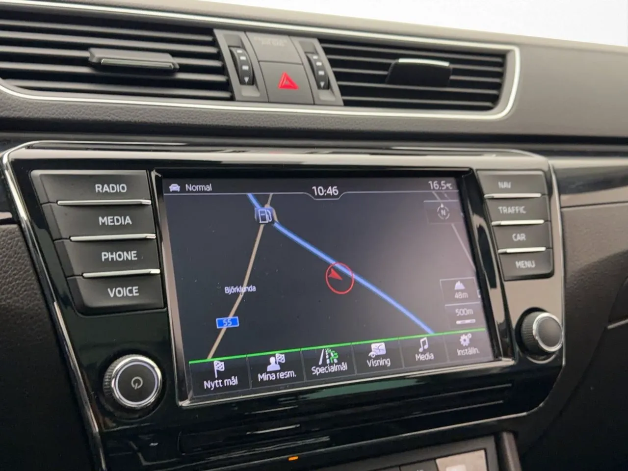 Vehicle image 14