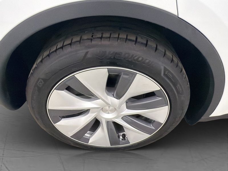 Tesla Model Y bild 28