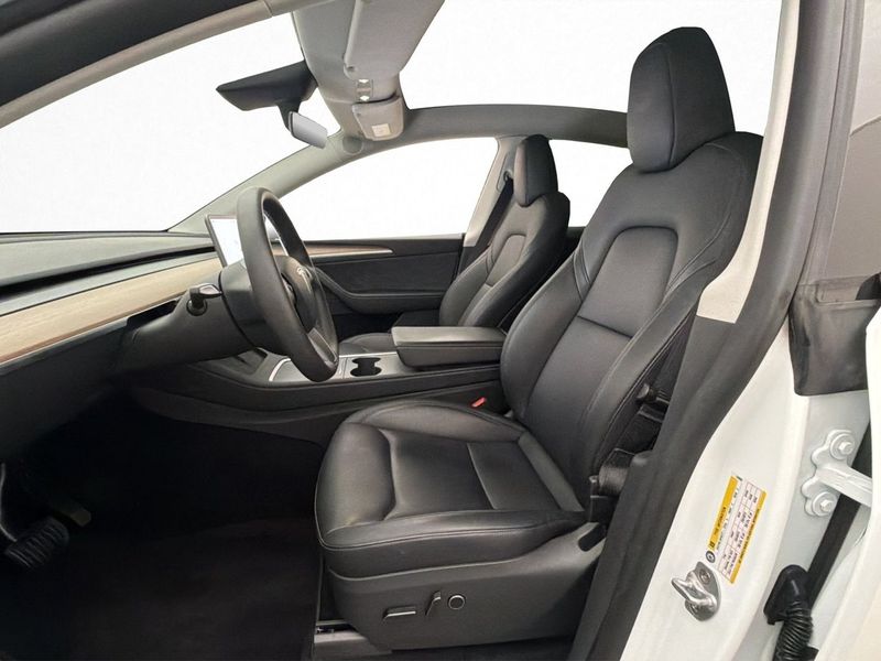 Tesla Model Y bild 14
