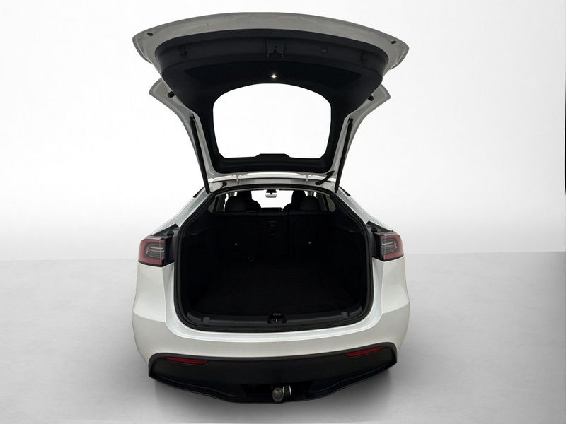 Tesla Model Y bild 10