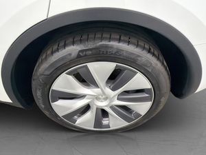 Tesla Model Y bild 27