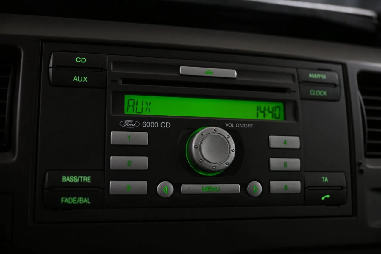 Vehicle image 18