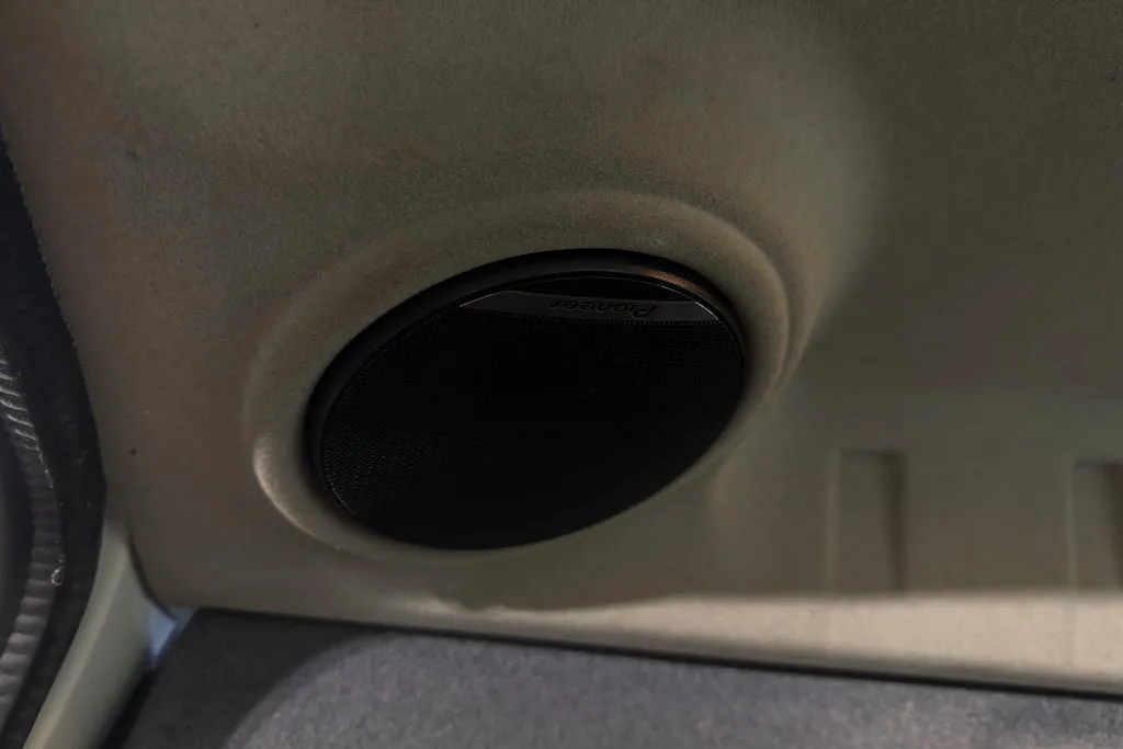 Vehicle image 20