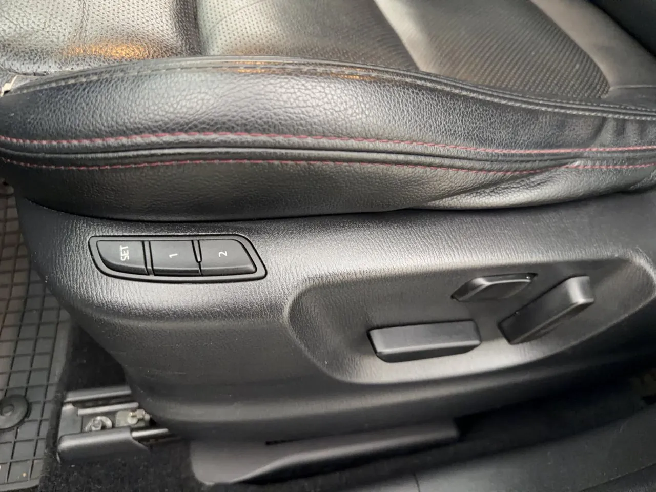 Vehicle image 30