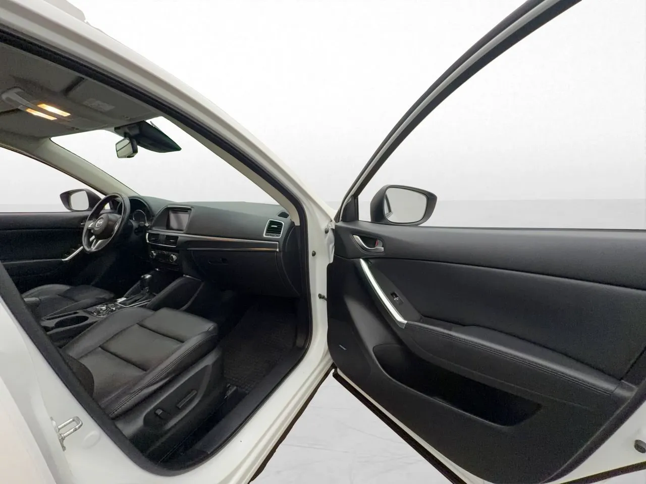Vehicle image 16