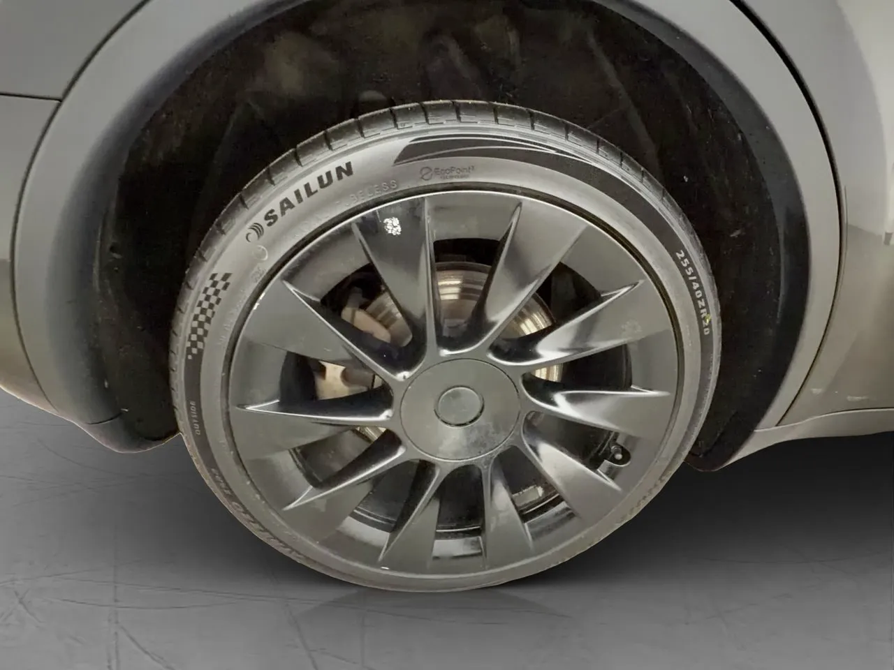 Vehicle image 32