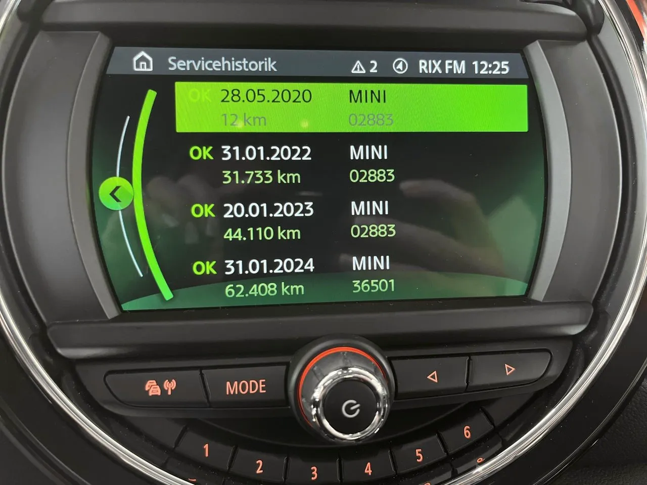 Vehicle image 22