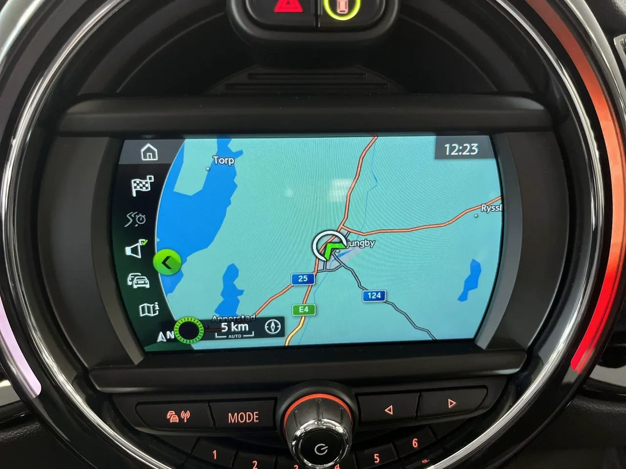 Vehicle image 20