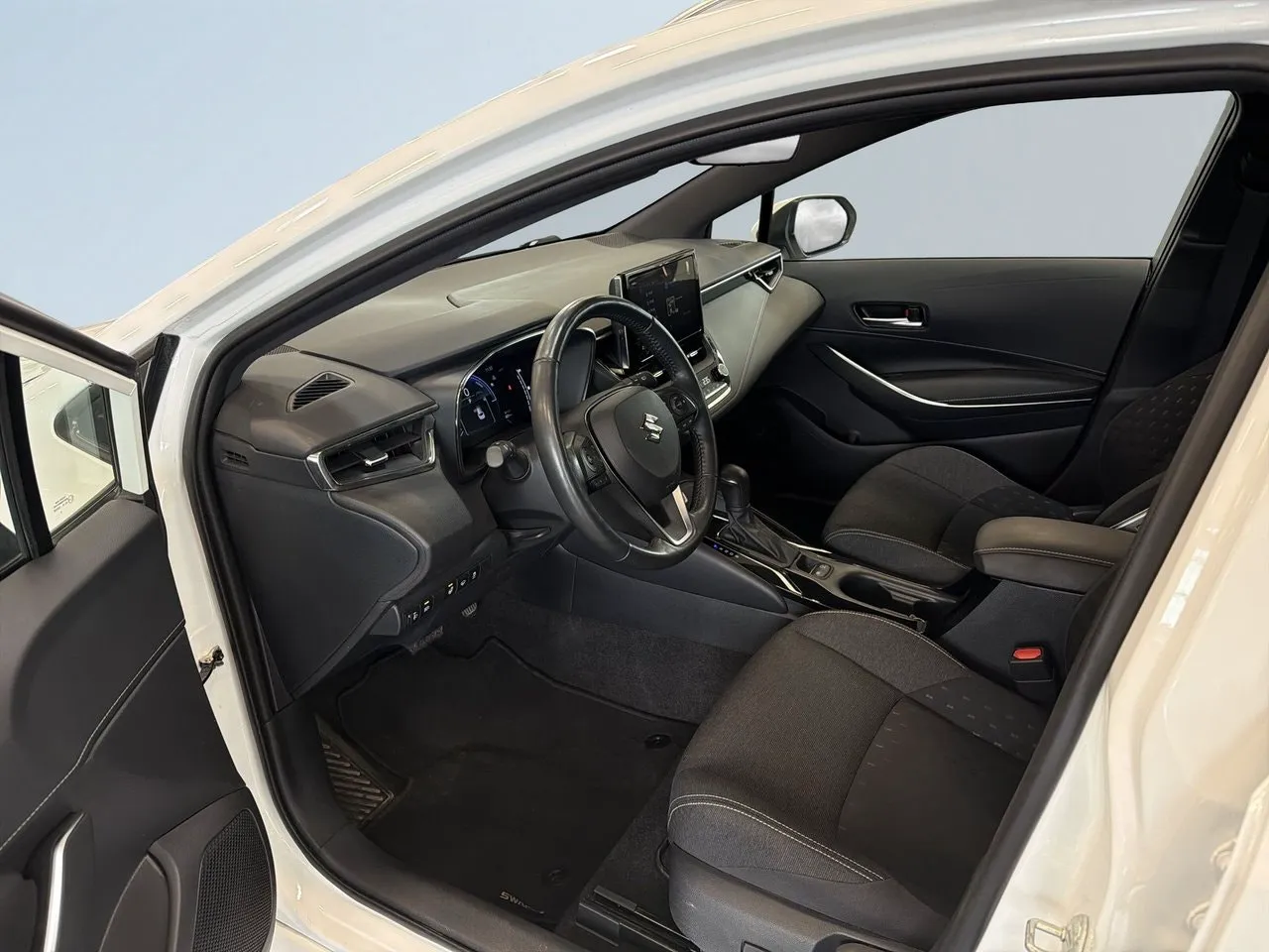 Vehicle image 6