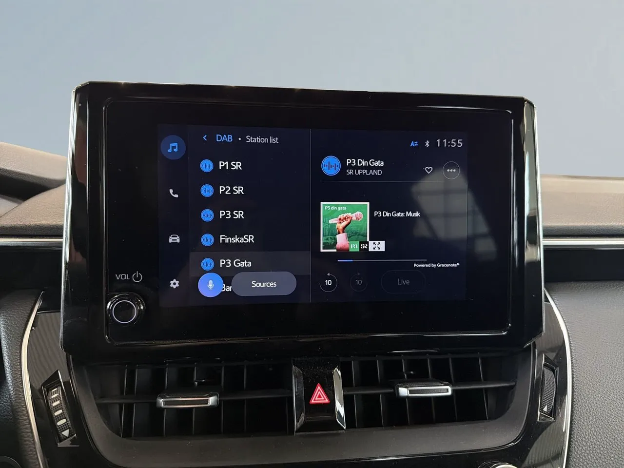 Vehicle image 10